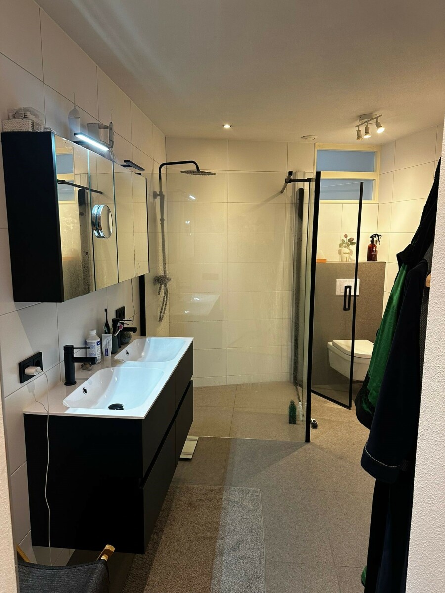 Badkamer Begijnenhof 21a.jpg
